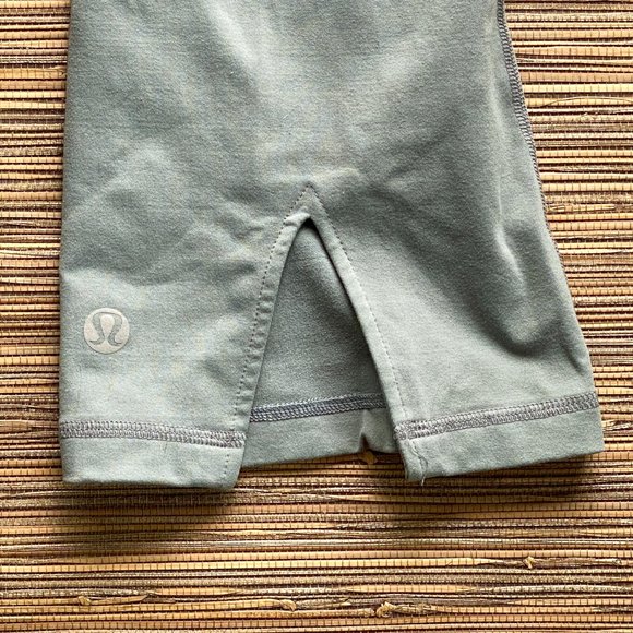 Vintage Grey Lululemon Crop Pants w/Slits - Size 10 - Picture 6 of 7